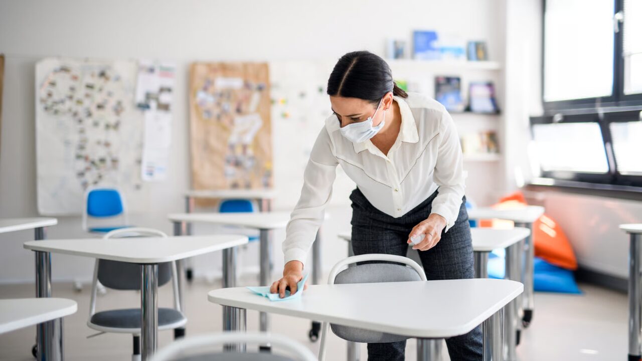 Seguridad y limpieza para centros educativos privados protocolos seguros para alumnos y personal
