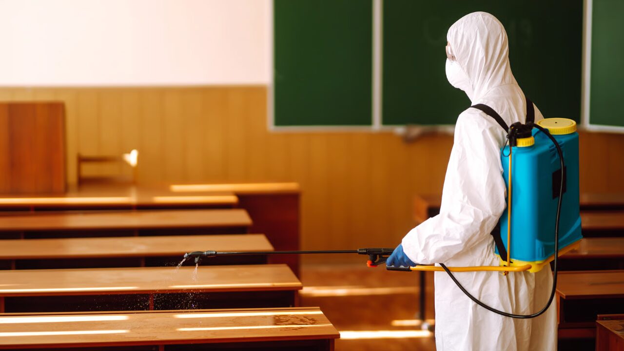 Limpieza y seguridad para residencias estudiantiles y campus universitarios operaci&oacute;n 247 con control y cumplimiento